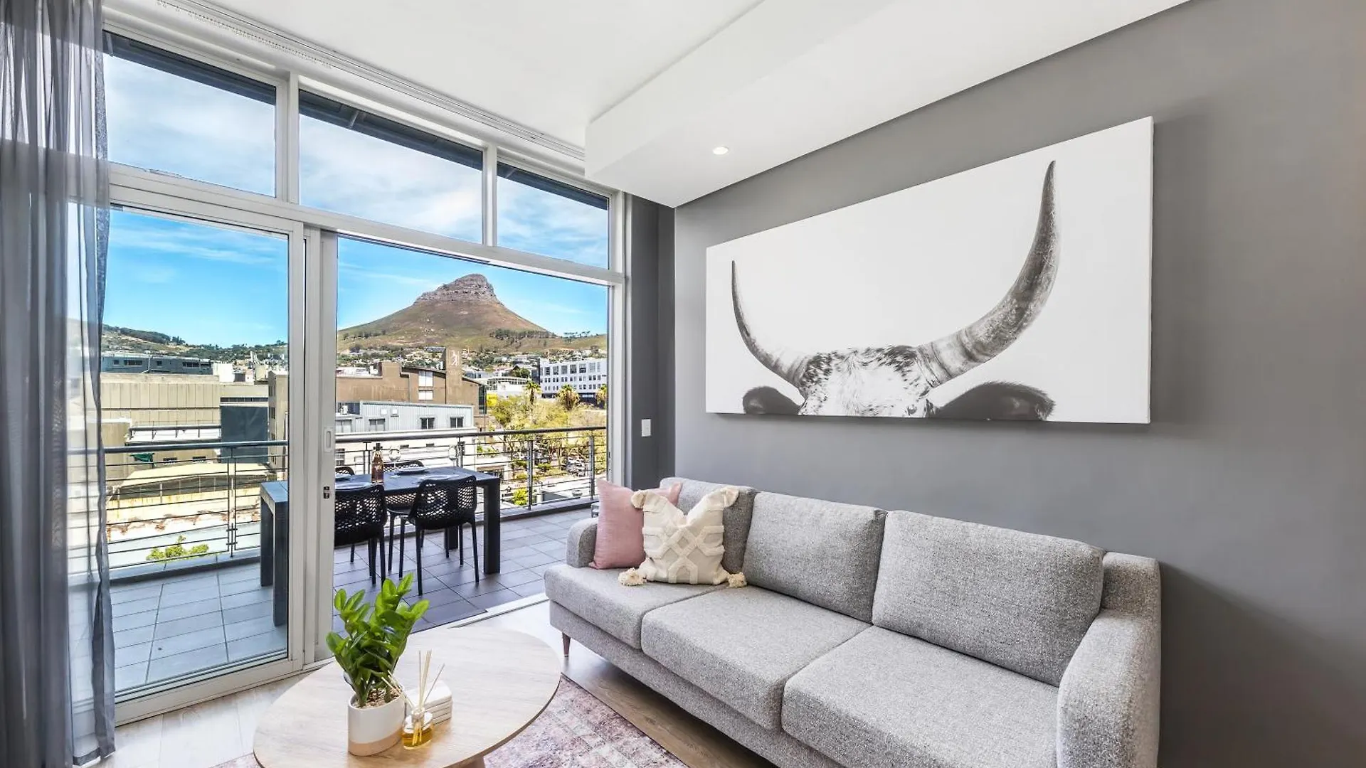 Central 1 Bed Apt With Balcony & Pool Thesentinel Cape Town