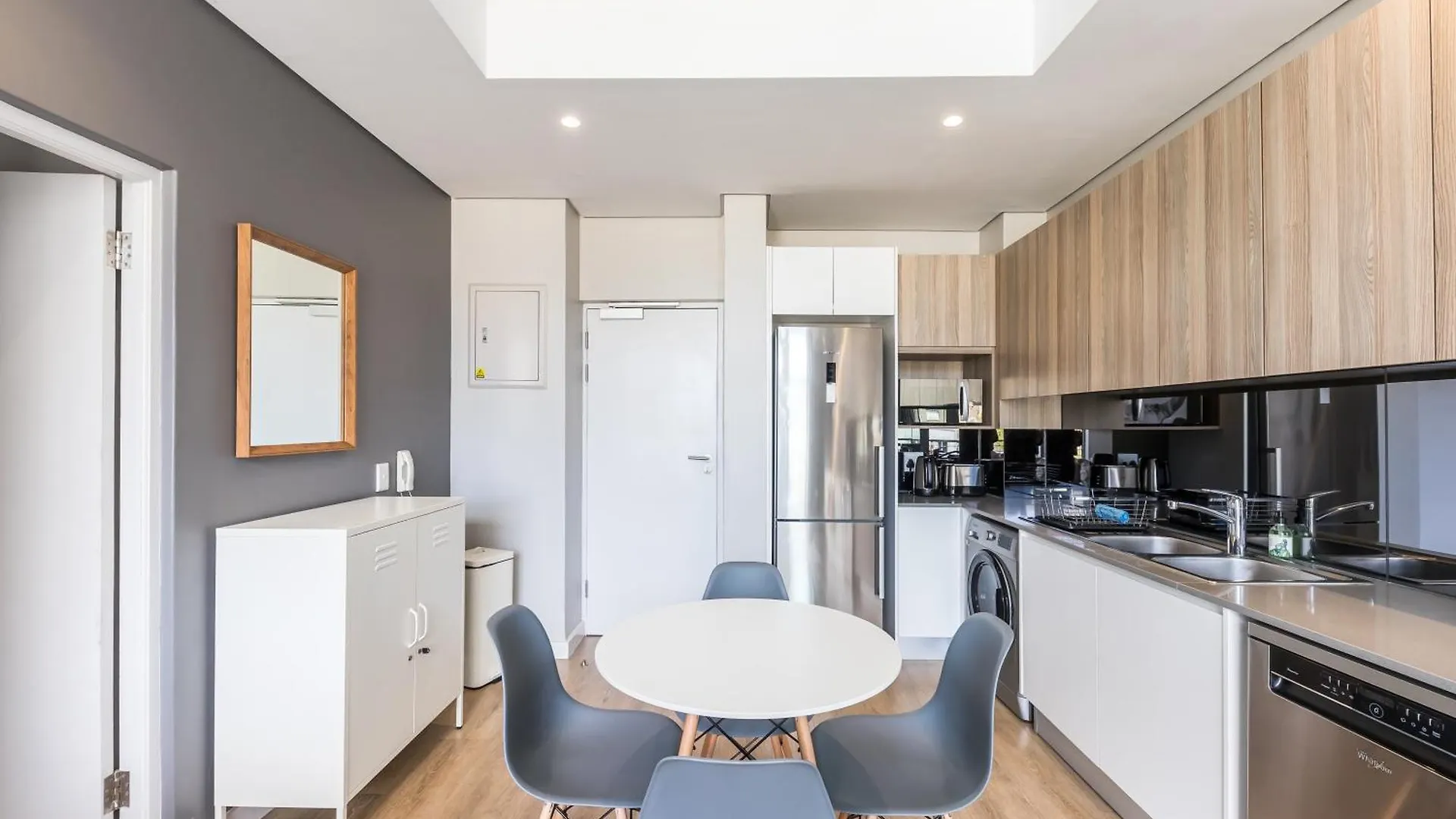 Central 1 Bed Apt With Balcony & Pool Thesentinel Cape Town